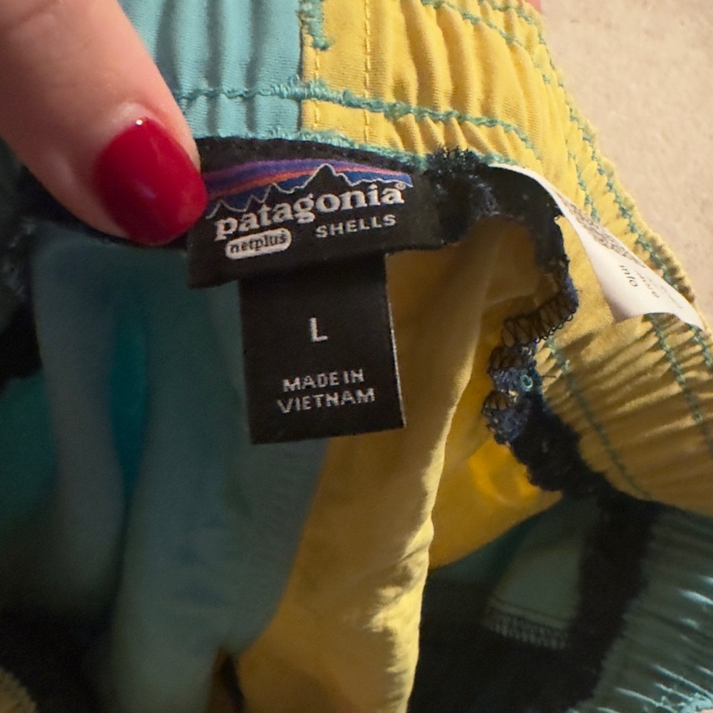Patagonia two tone shorts - Picture 3 of 3